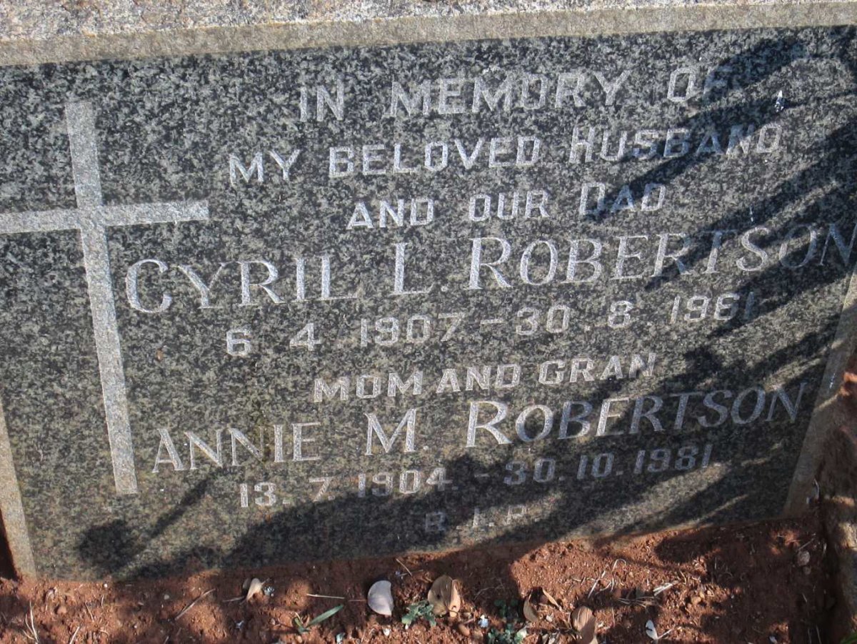 ROBERTSON Cyril L. 1907-1961 &amp; Annie M. 1907-1981