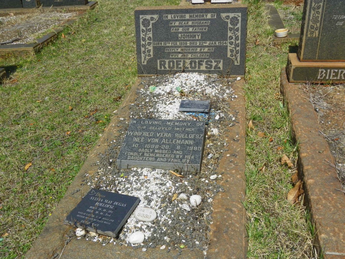 1. ROELOFSZ Family Grave