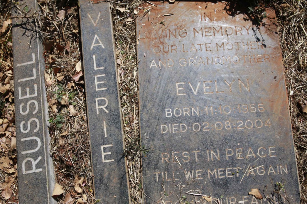 RUSSELL Valerie Evelyn 1955-2004