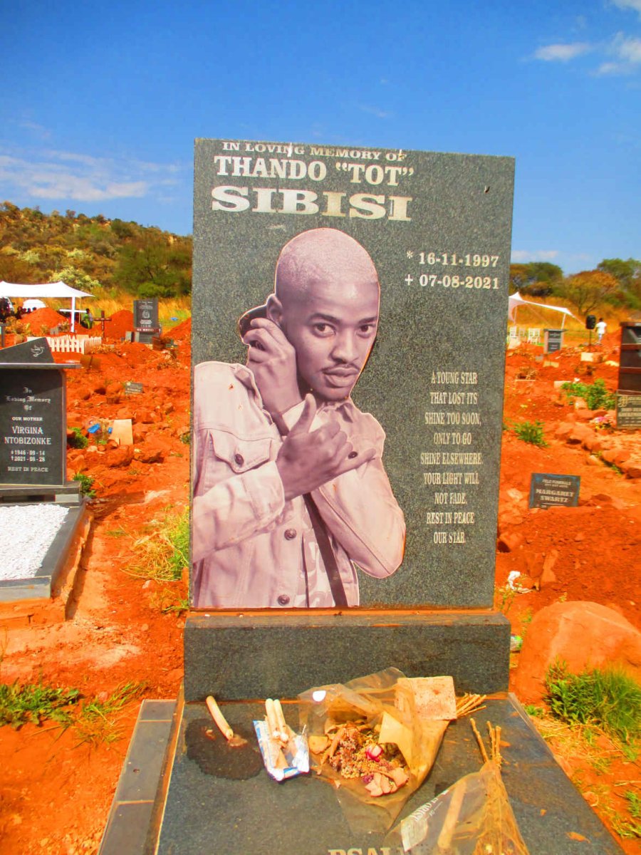 SIBISI Thando 1997-2021