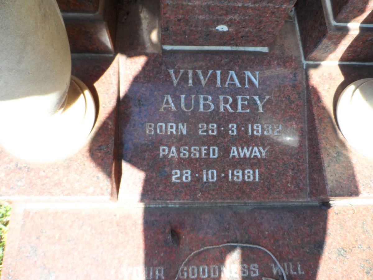 SMITH Vivian Aubrey 1932-1981 &amp; Rose KARAM 1913-2016
