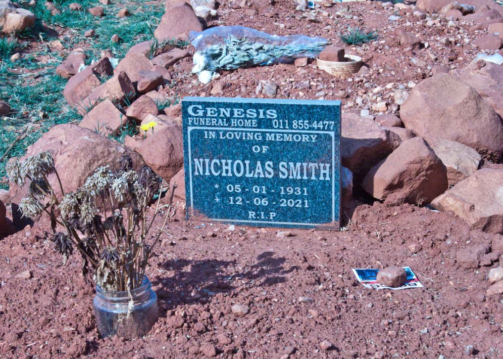SMITH Nicholas 1931-2021