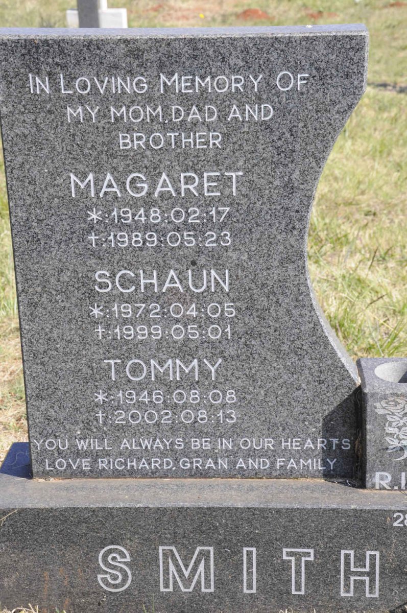 SMITH Tommy 1946-2002 &amp; Magaret 1948-1989 :: SMITH Schaun 1972-1999