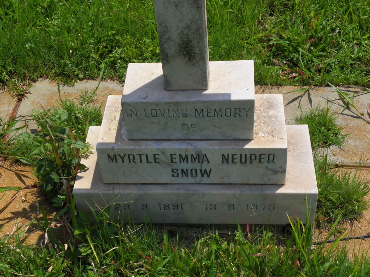 SNOW Myrtle Emma Neuper 1891-1976