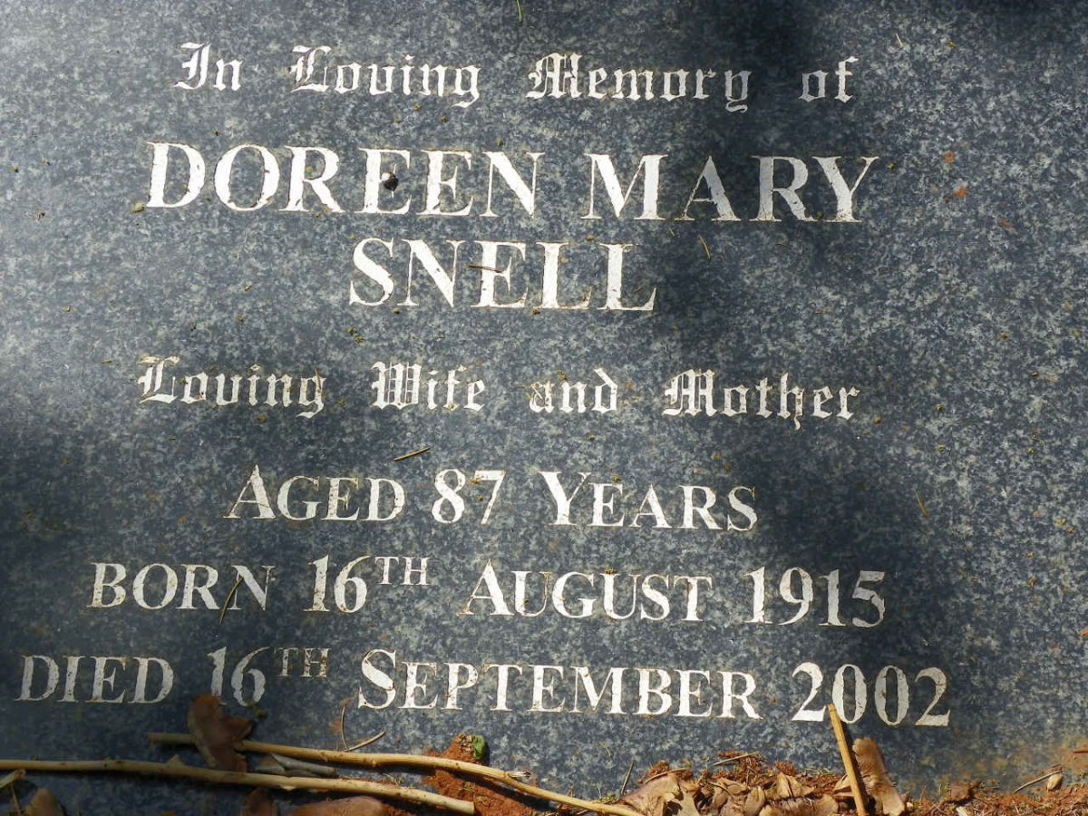 SNELL Doreen Mary 1915-2002
