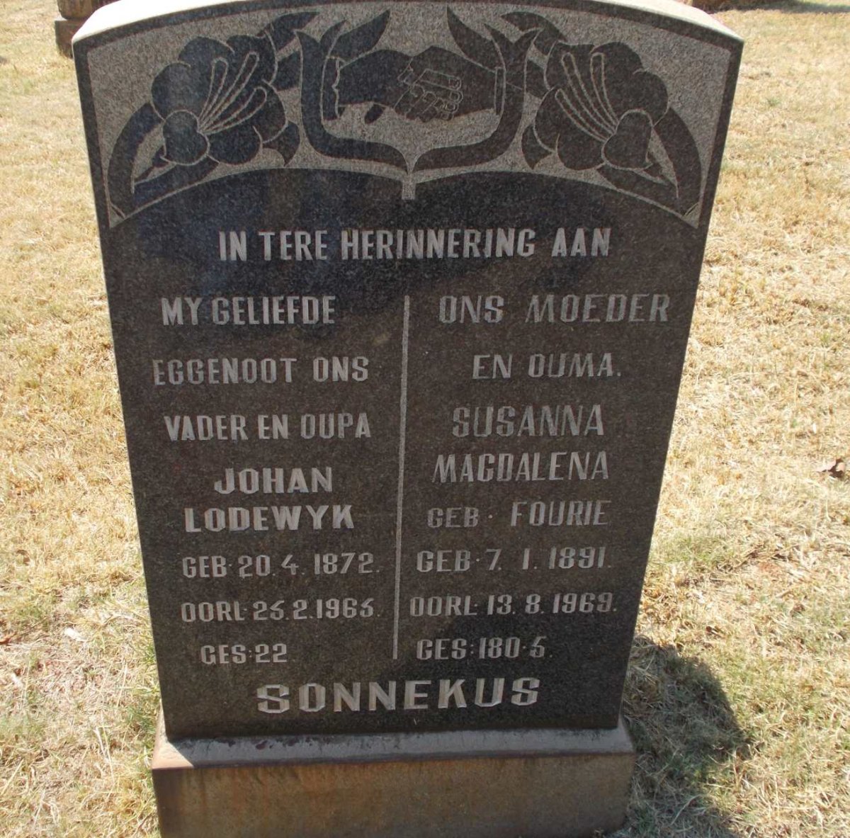 SONNEKUS Johan Lodewyk 1872-1965 &amp; Susanna Magdalena FOURIE 1891-1969