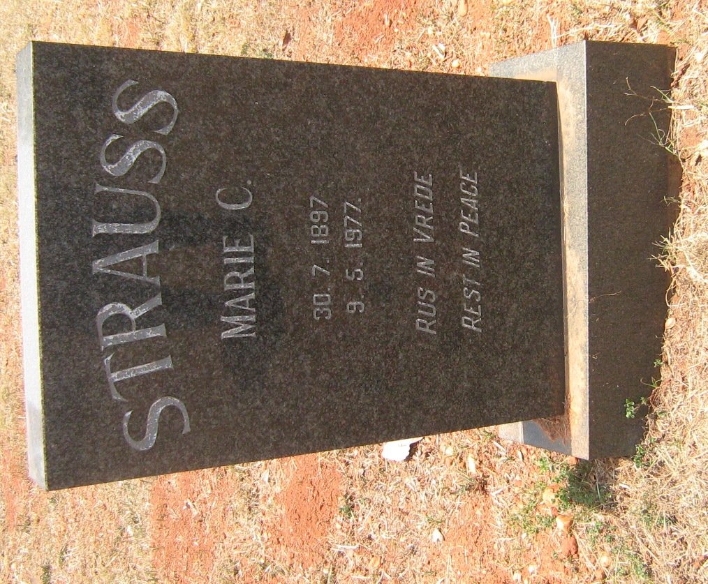 STRAUSS Marie C. 1897-1977