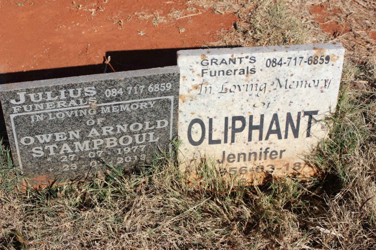 STAMPBOUL Owen Arnold 1977-2013 :: OLIPHANT Jennifer 1956-?