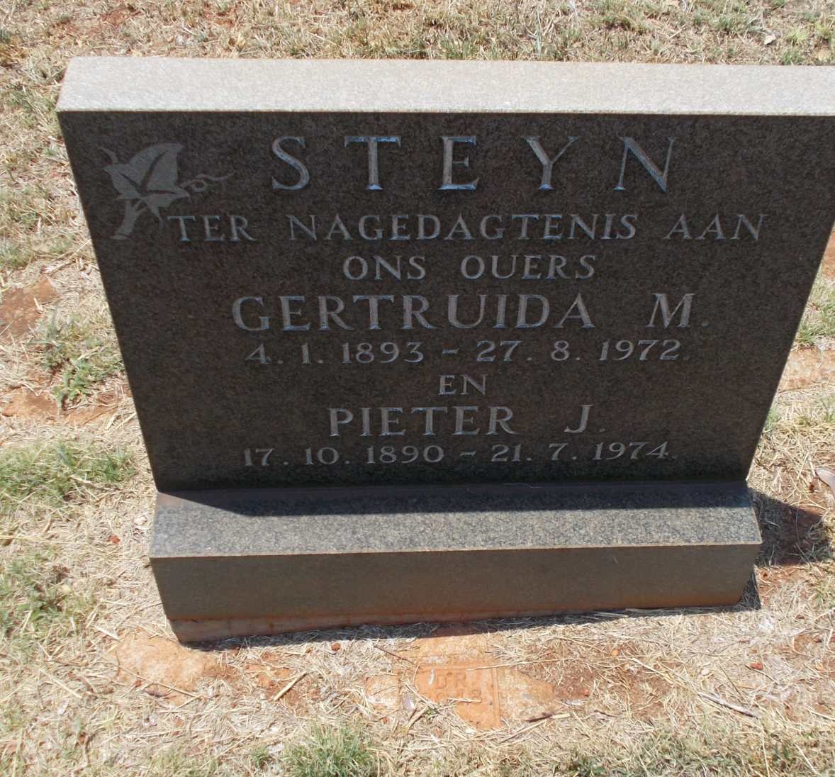 STEYN Pieter J. 1890-1974 &amp; Gertruida M. 1893-1972