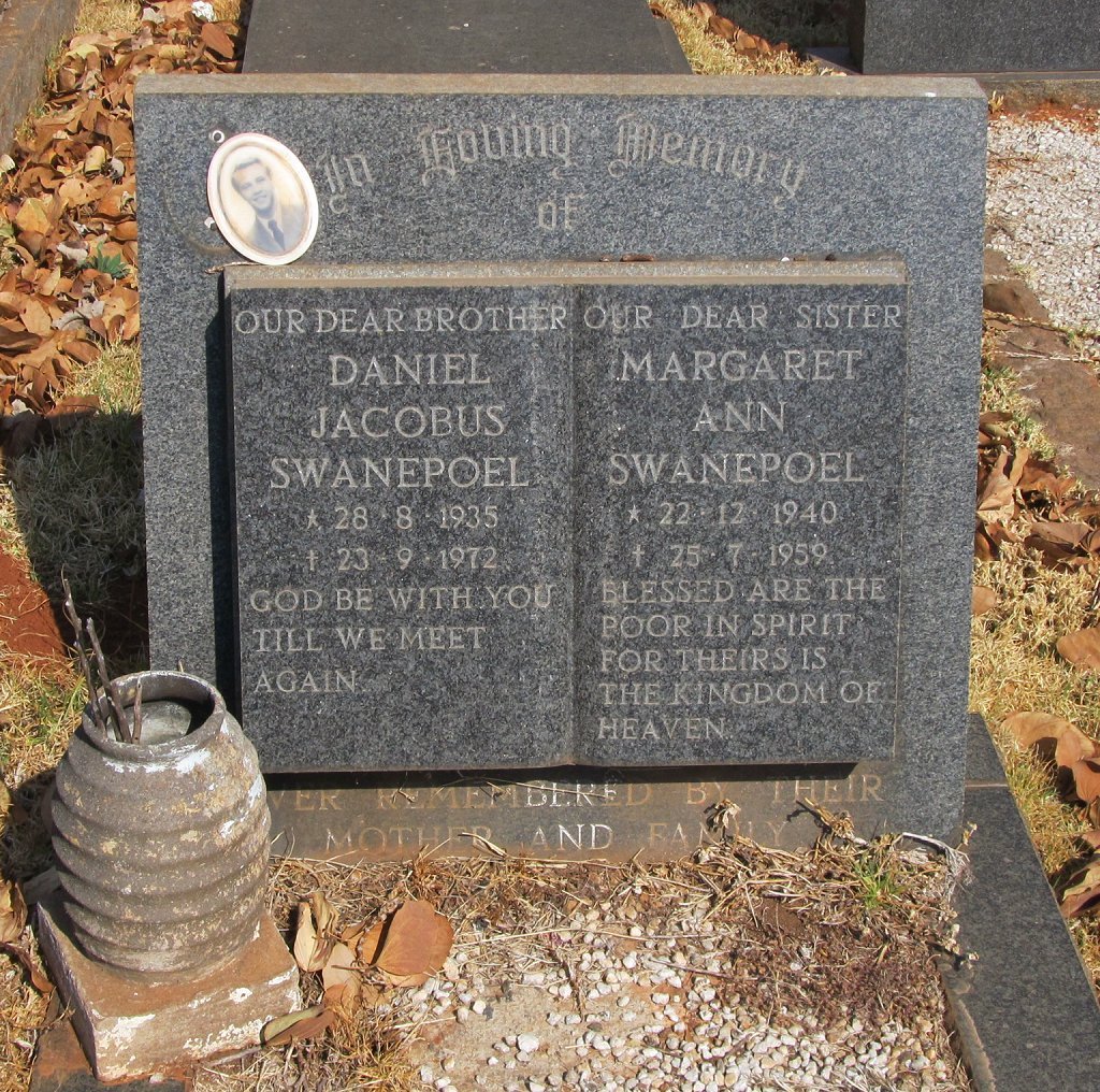 SWANEPOEL Daniel Jacobus 1935-1972 :: SWANEPOEL Margaret Ann 1940-1959