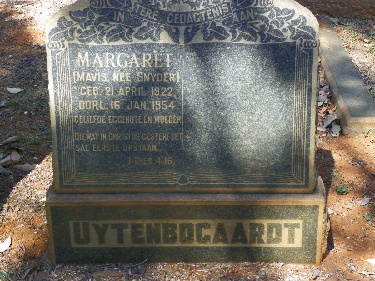 UYTENBOGAARDT Margaret nee SNYDER 1922-1954