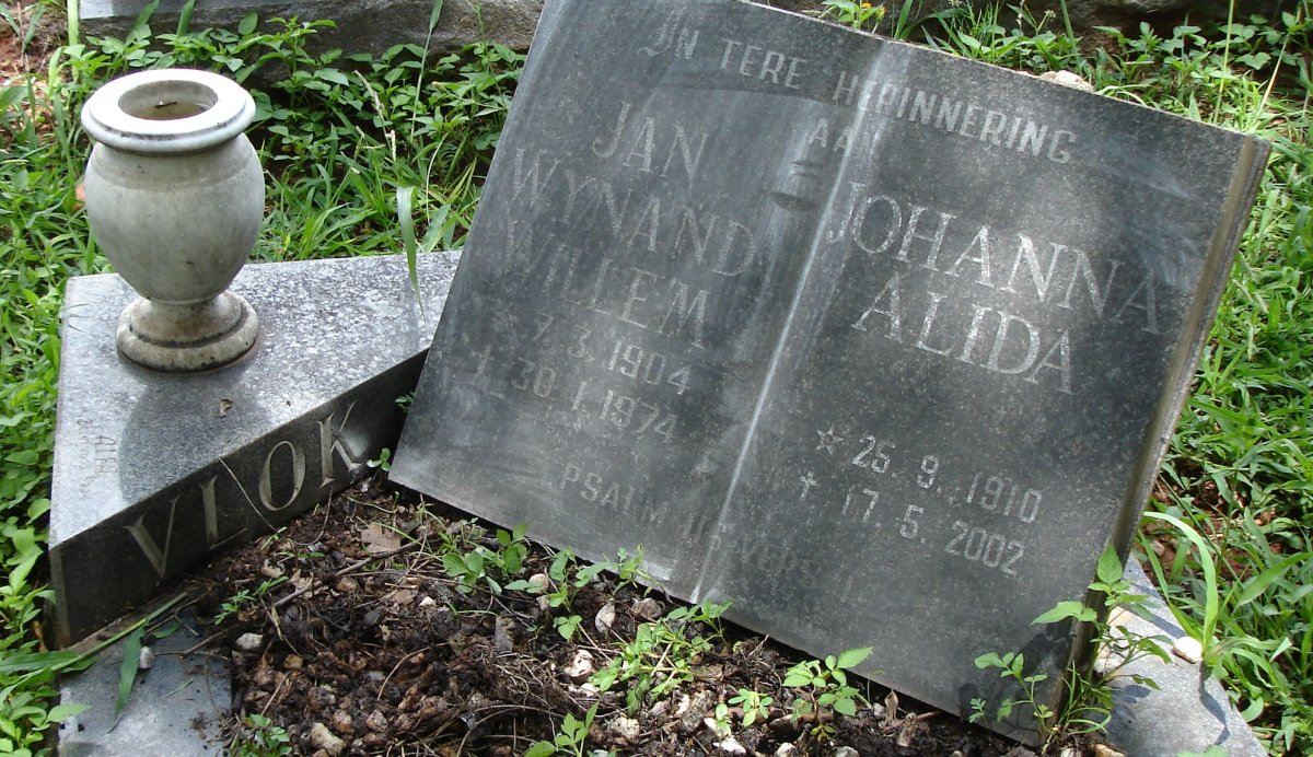 VLOK Jan Wynand Willem 1904-1974 &amp; Johanna Alida 1910-2002