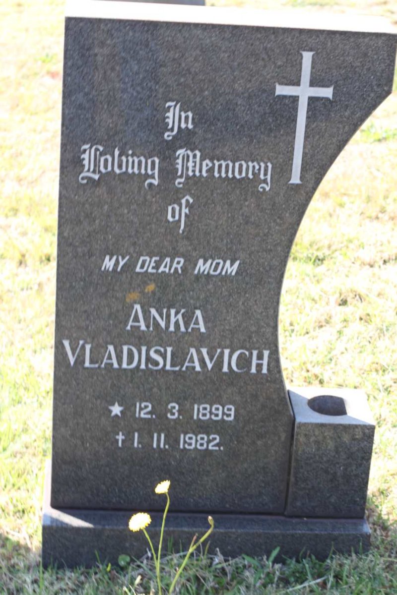 VLADISLAVICH Anka 1899-1982