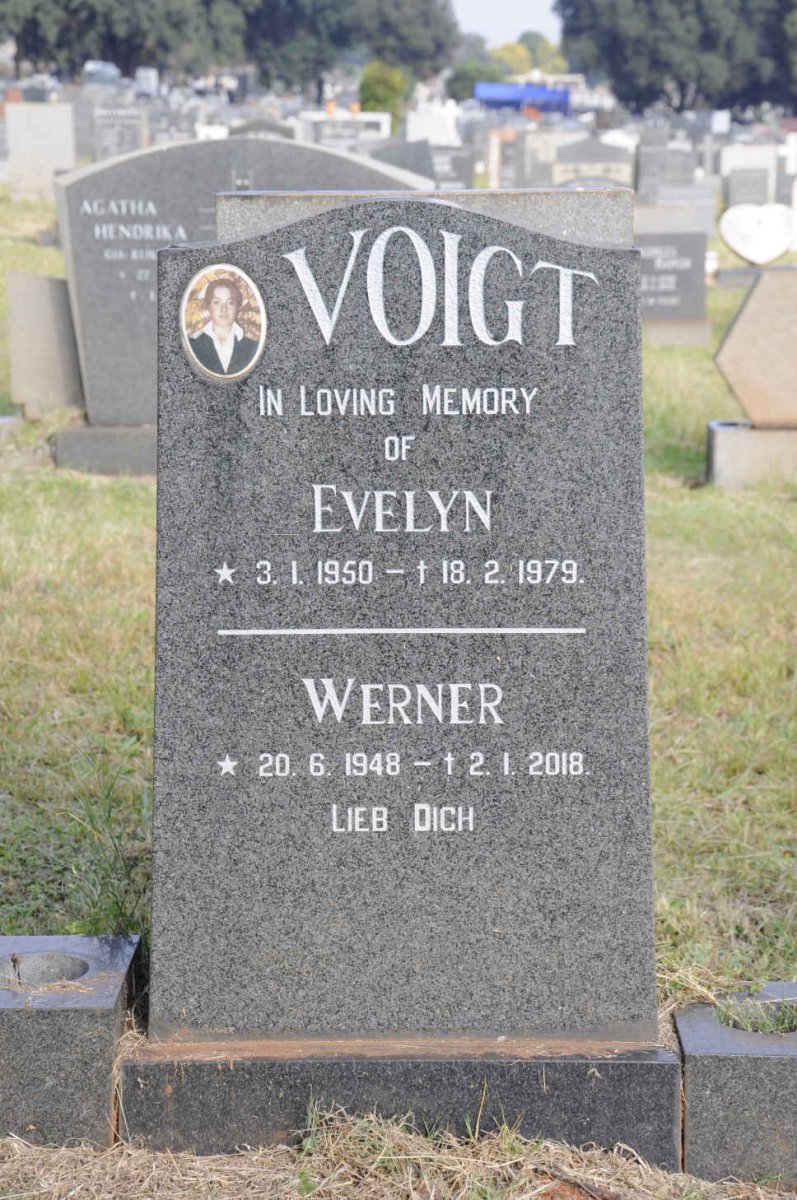 VOIGT Werner 1948-2018 &amp; Evelyn 1950-1979