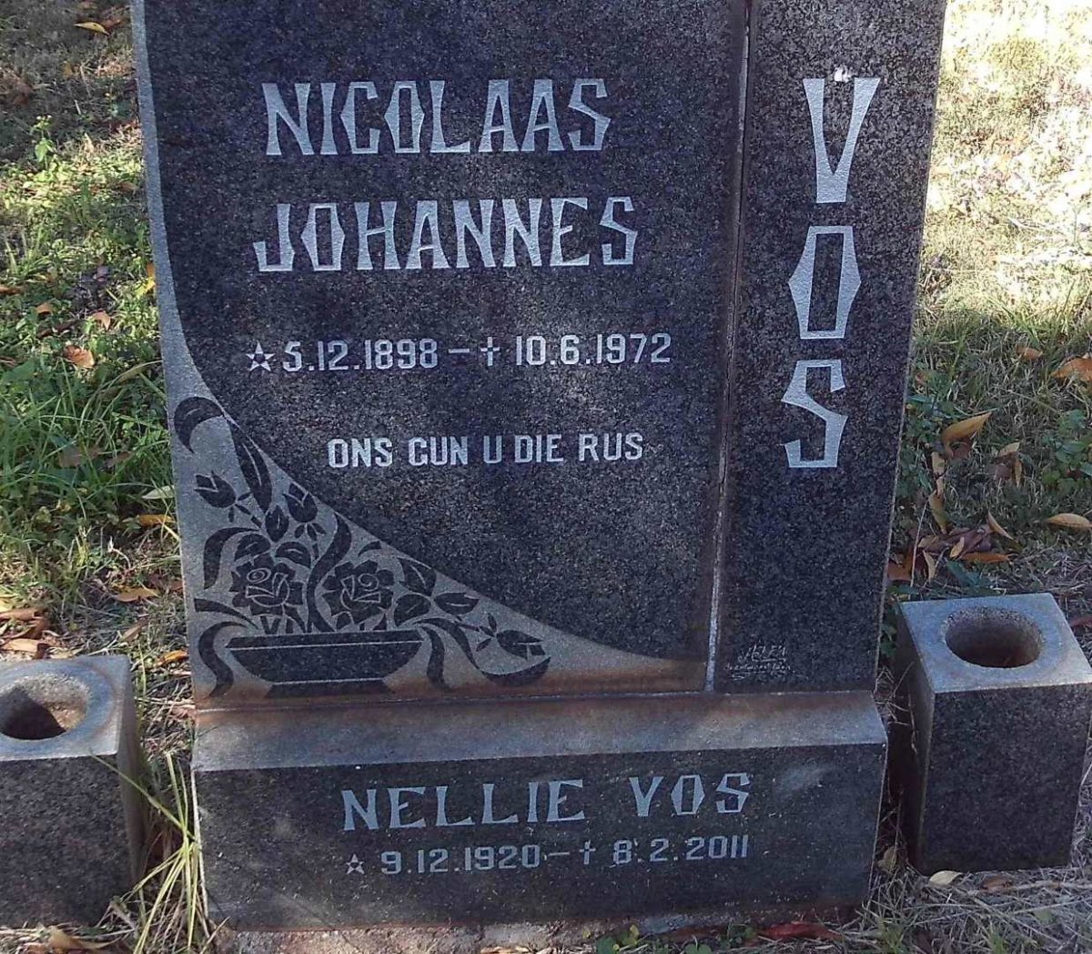 VOS Nicolaas Johannes 1898-1972 &amp; Nellie 1920-2011