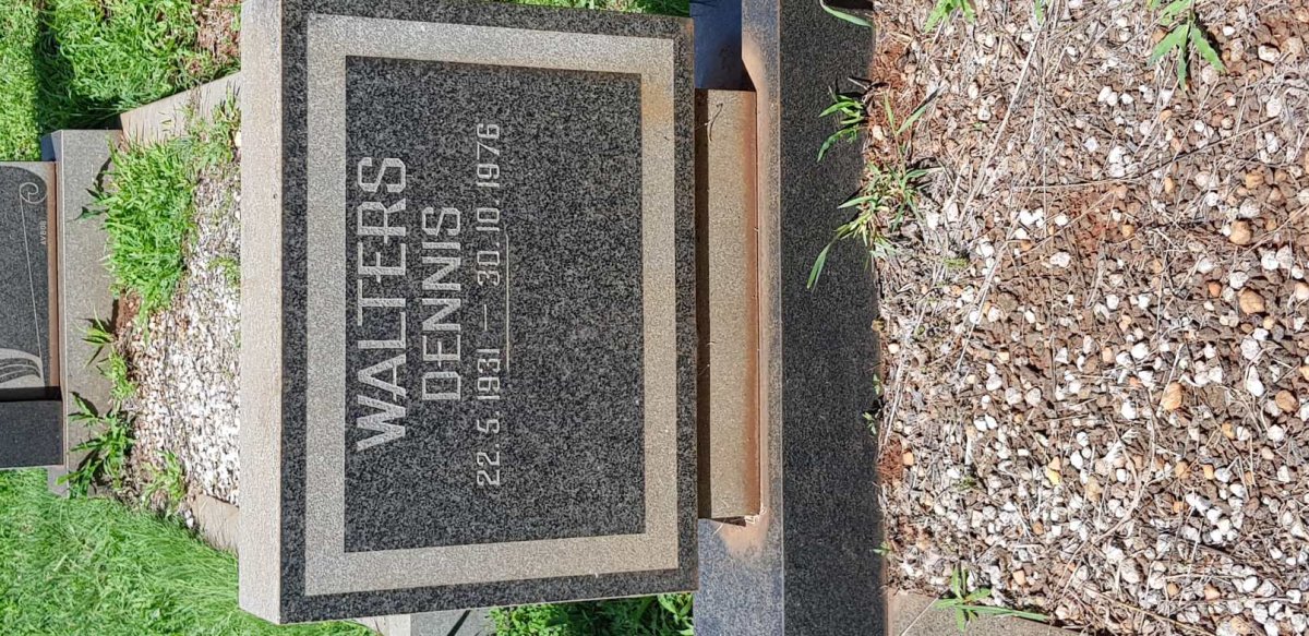 WALTERS Dennis 1931-1976
