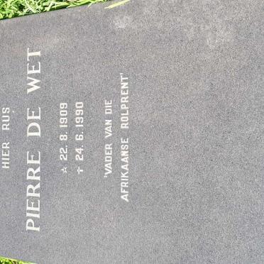WET Pierre, de 1909-1990