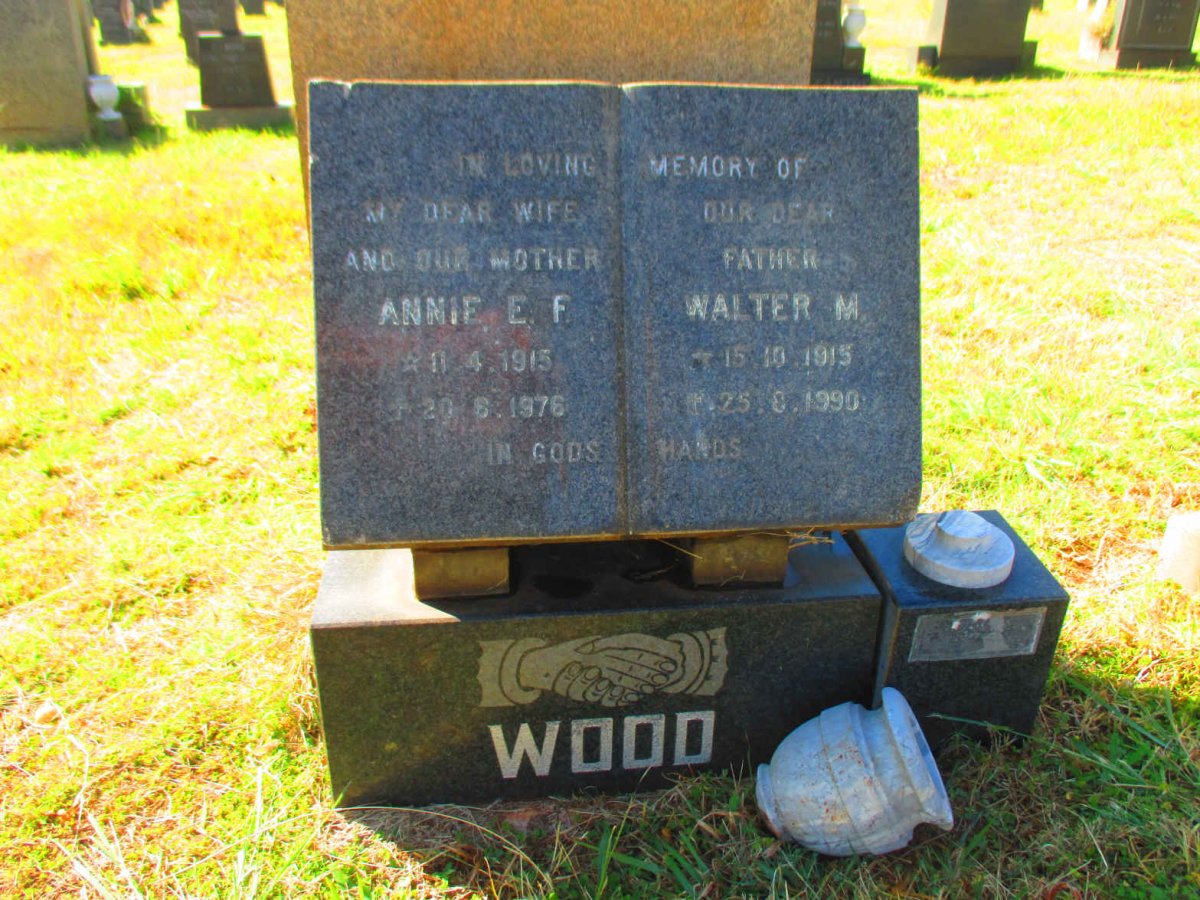 WOOD Walter M. 1915-1990 &amp; Annie E.F. 1915-1976