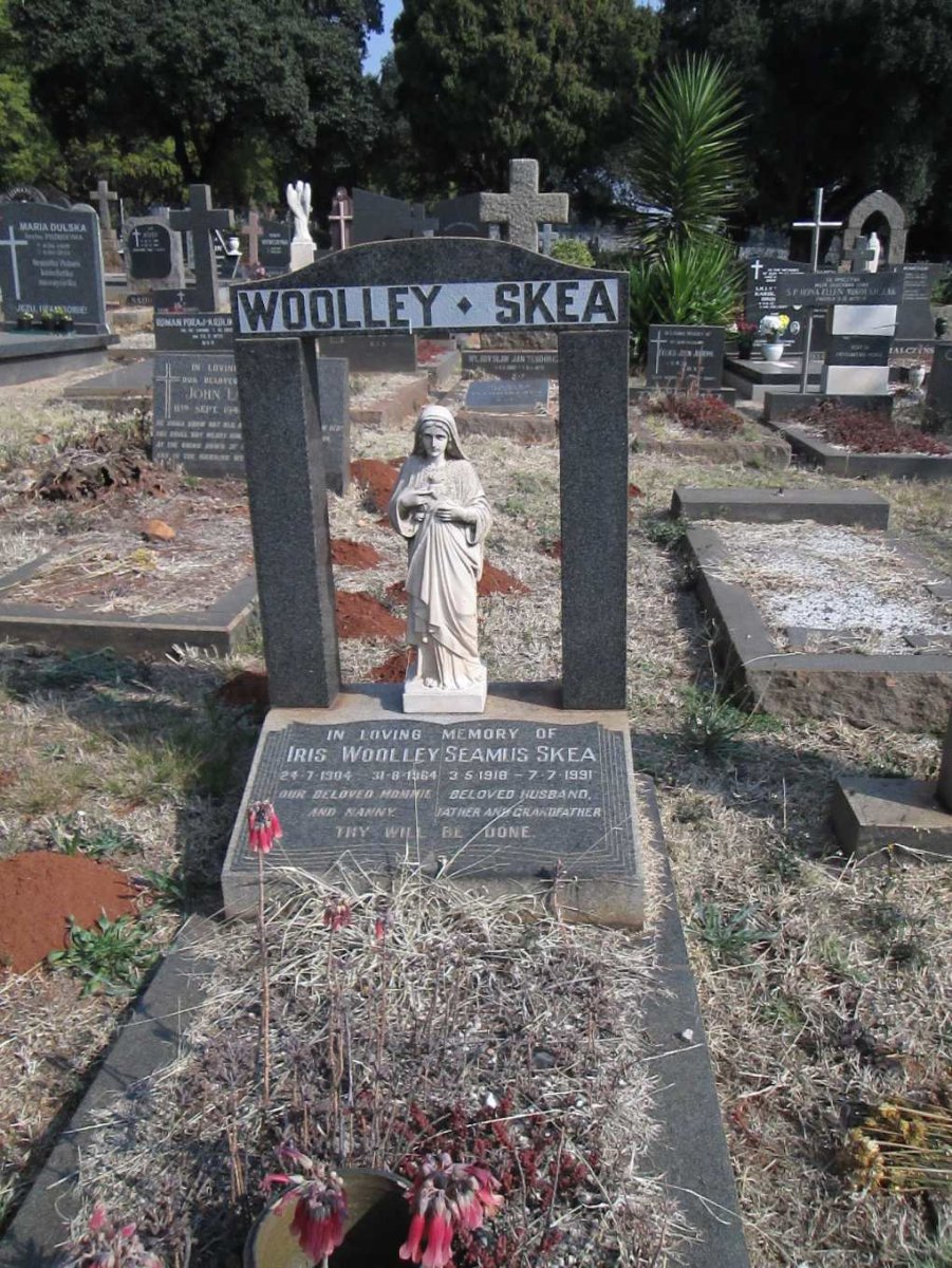 WOOLLEY Iris 1904-1964 :: SKEA Seamus 1918-1991
