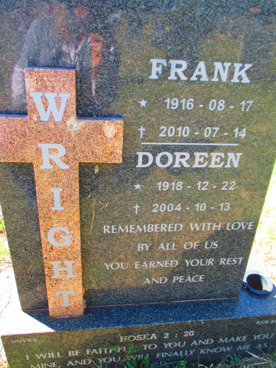 WRIGHT Frank 1916-2010 &amp; Doreen 1918-2004