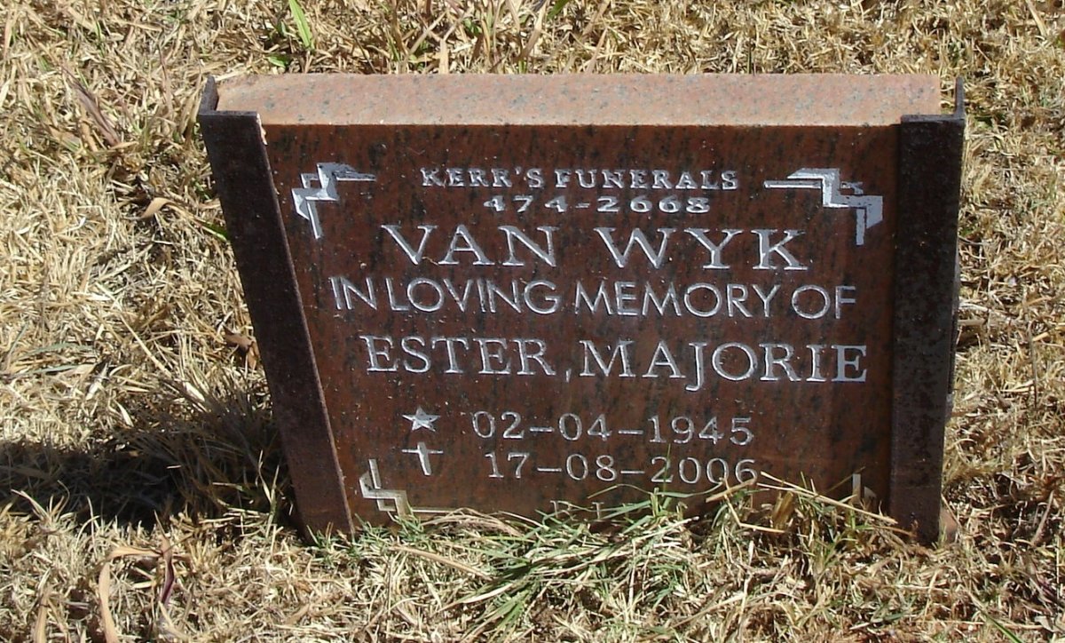 WYK Ester Marjorie, van 1945-2006