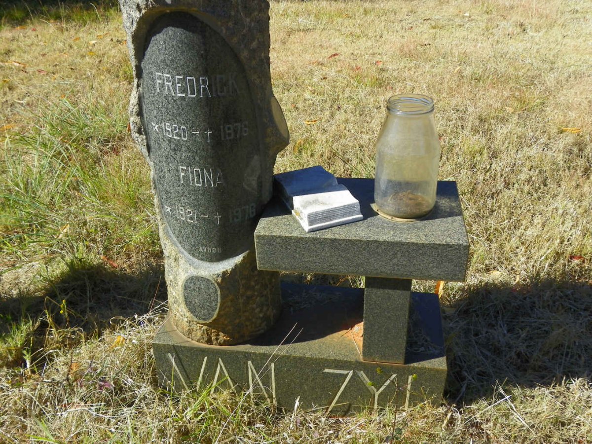 ZYL Fredrick, van 1920-1976 &amp; Fiona 1921-1976