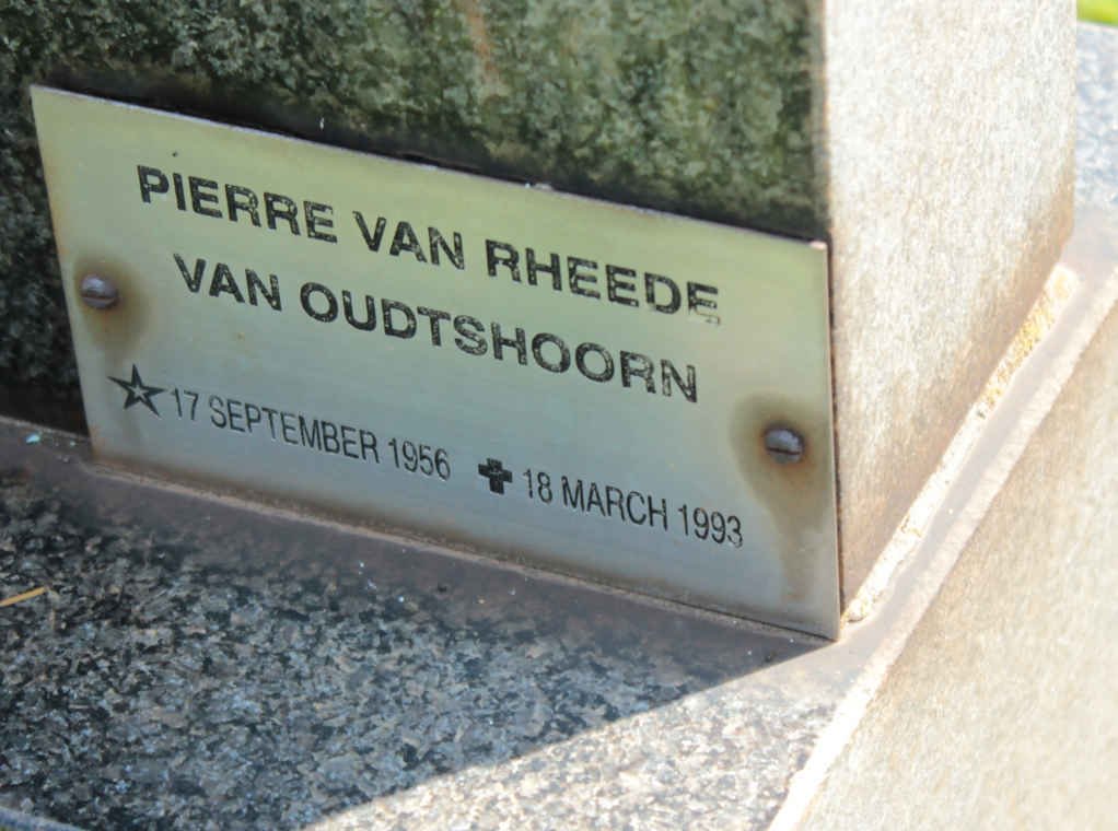 OUDTSHOORN Johan, van Rheede van 1958-1983 :: VAN RHEEDE VAN OUDTSHOORN Pierre 1956-1993