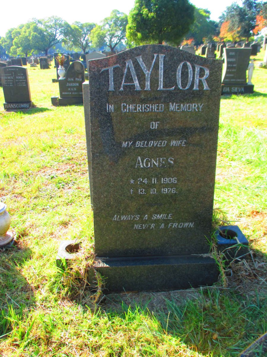 TAYLOR Agnes 1906-1976