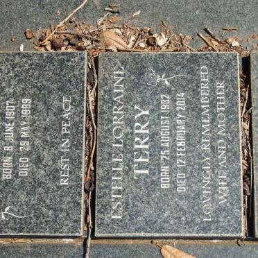 TERRY Gladys Muriel 1907-1989 :: TERRY Estelle Lorraine 1932-2014 :: HEARN Joan Drummond 1929-2011