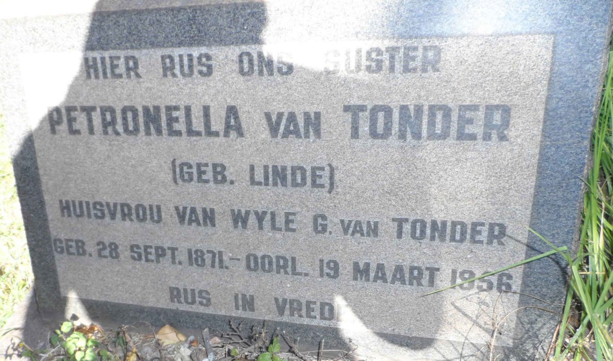 TONDER Petronella, van nee LINDE 1871-1956