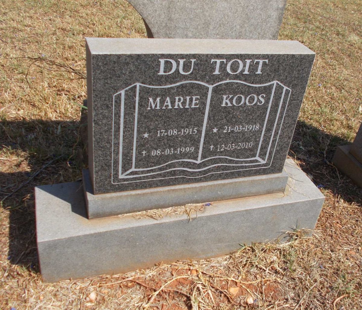 TOIT Koos, du 1918-2010 &amp; Marie 1915-1999