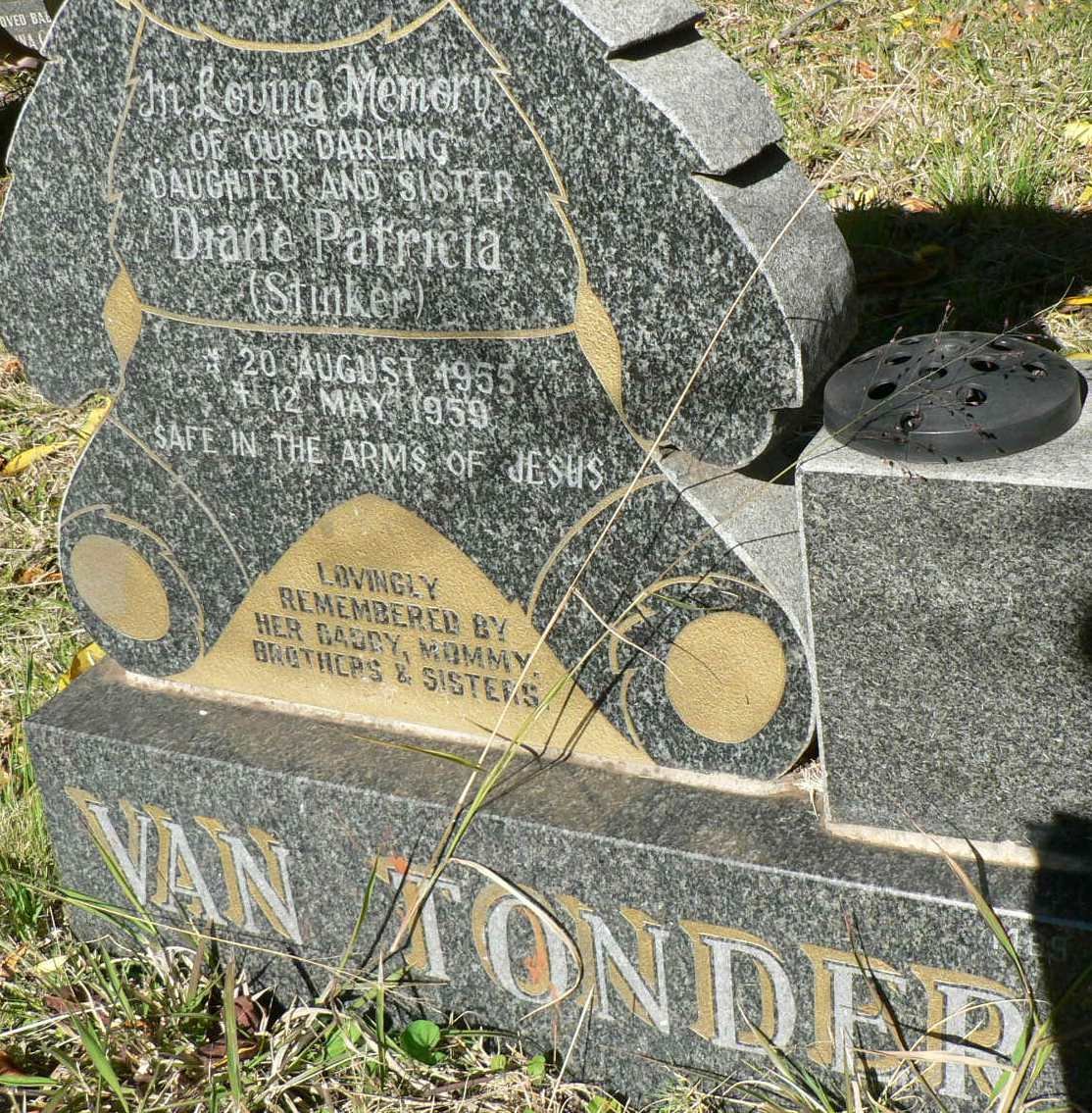 TONDER Diane Patricia, van 1955-1959