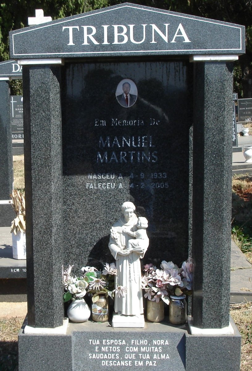 TRIBUNA Manuel Martins 1933-2005