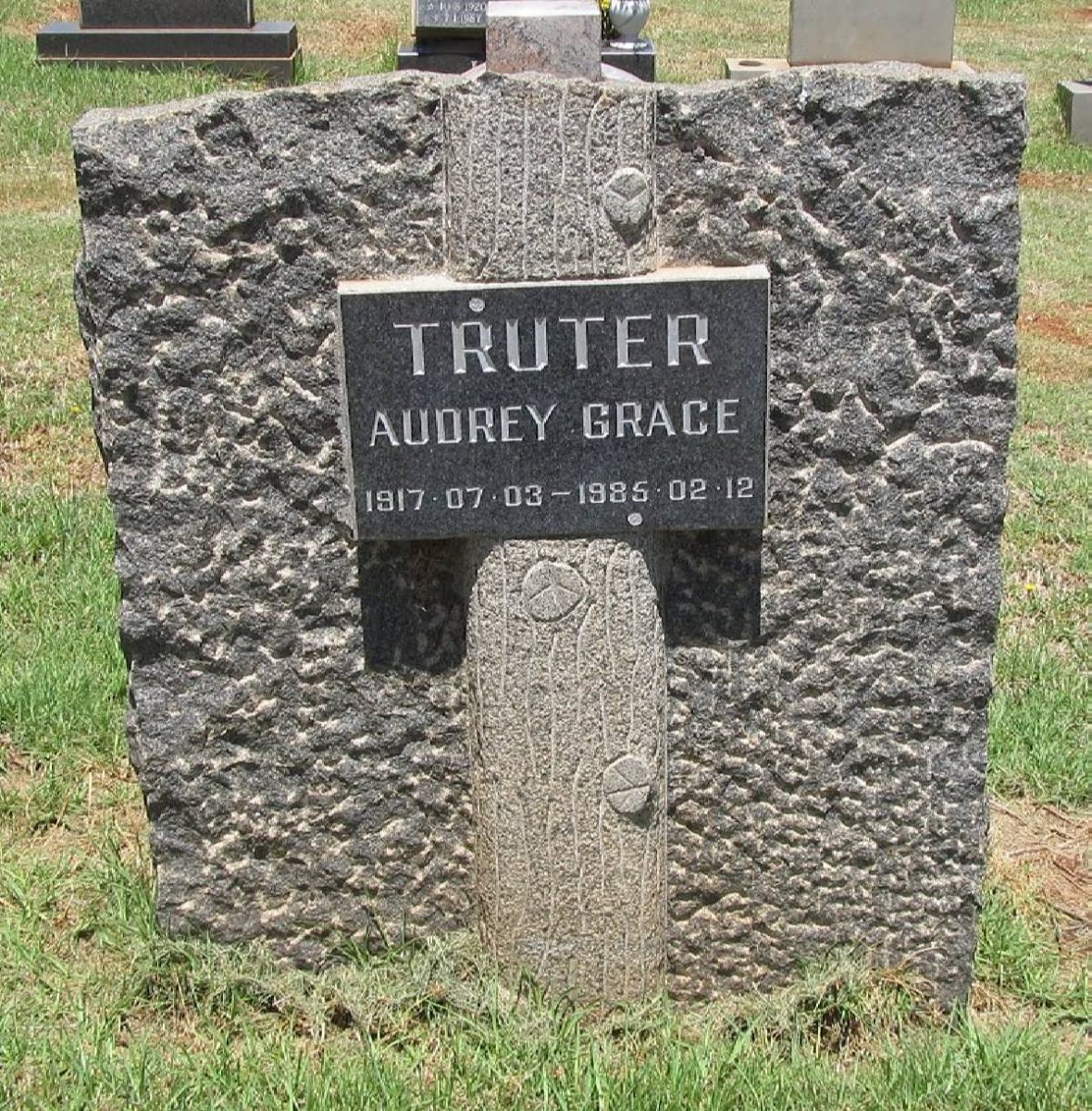 TRUTER Audrey Grace 1917-1985