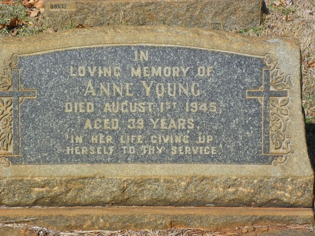 YOUNG Anne -1945