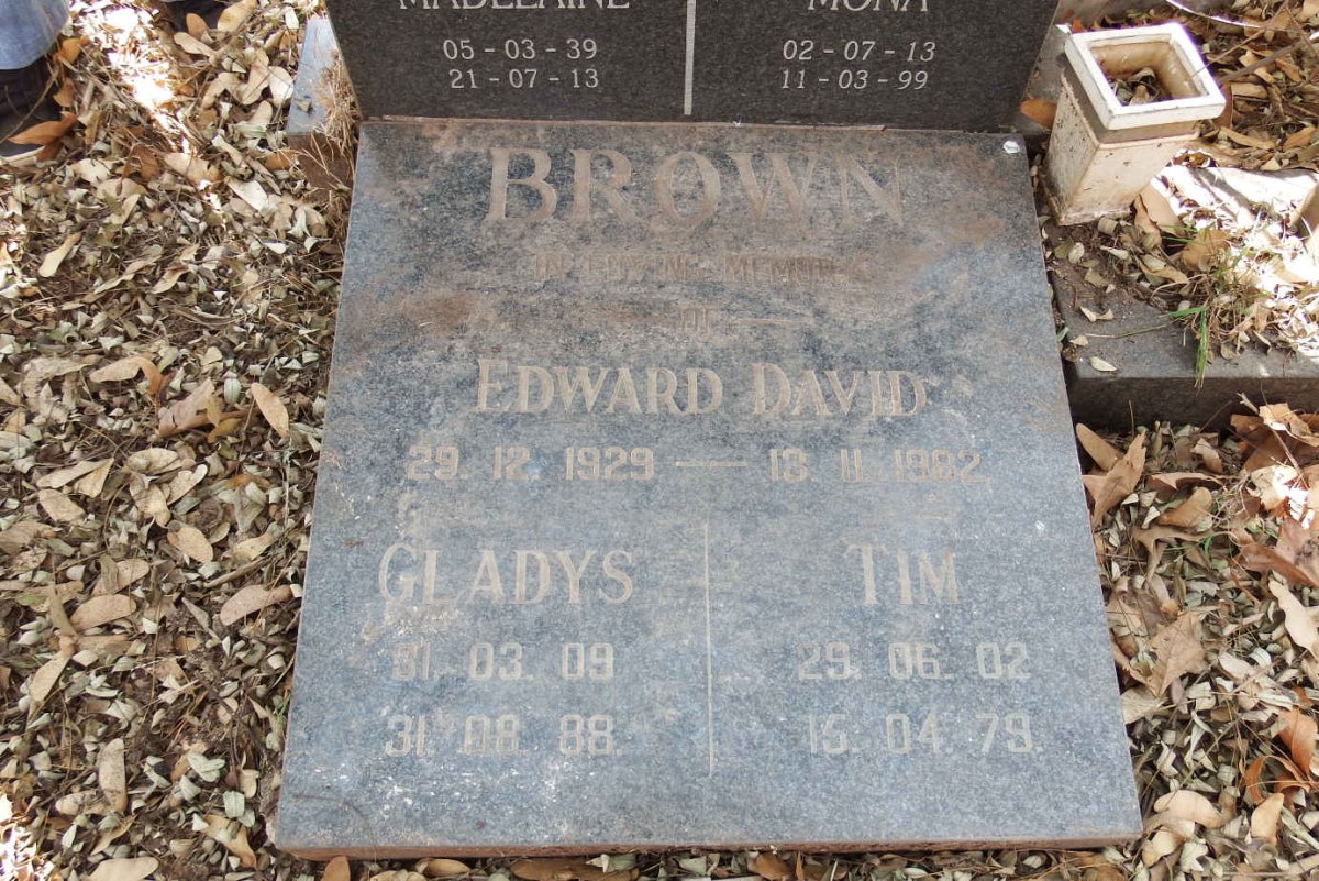 BROWN Tim 1902-1979 & Gladys 1909-1988 :: ETTLING Max 1912-1987 & Mona 1913-1999 :: BROWN Edward David 1929-1982 :: BROWN Thomas Scott 1936-2007 & Madelaine 1939-2013_1