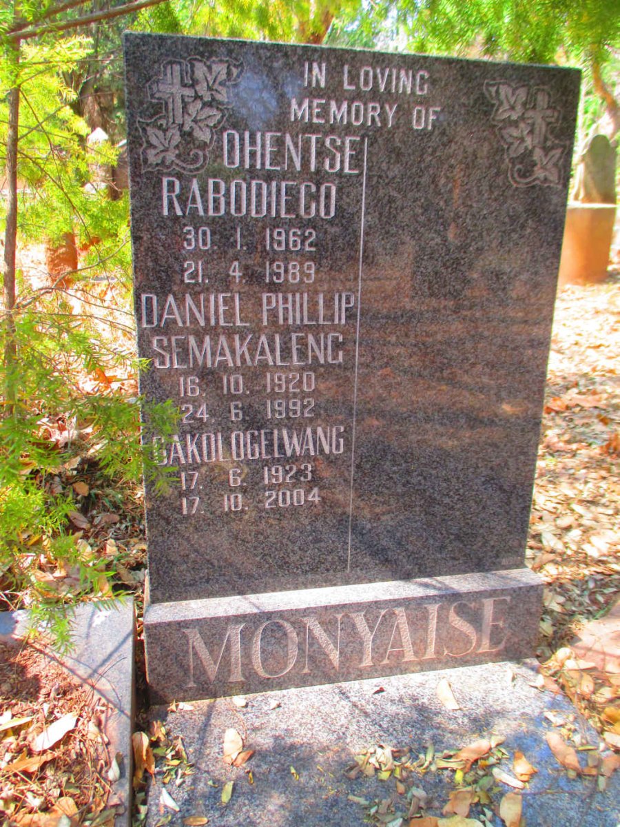 MONYAISE Daniel Phillip Semakaleng 1920-1992 & Gakologelwang 1923-2004 ::MONYAISE Ohentse Rabodieco 1962-1989 