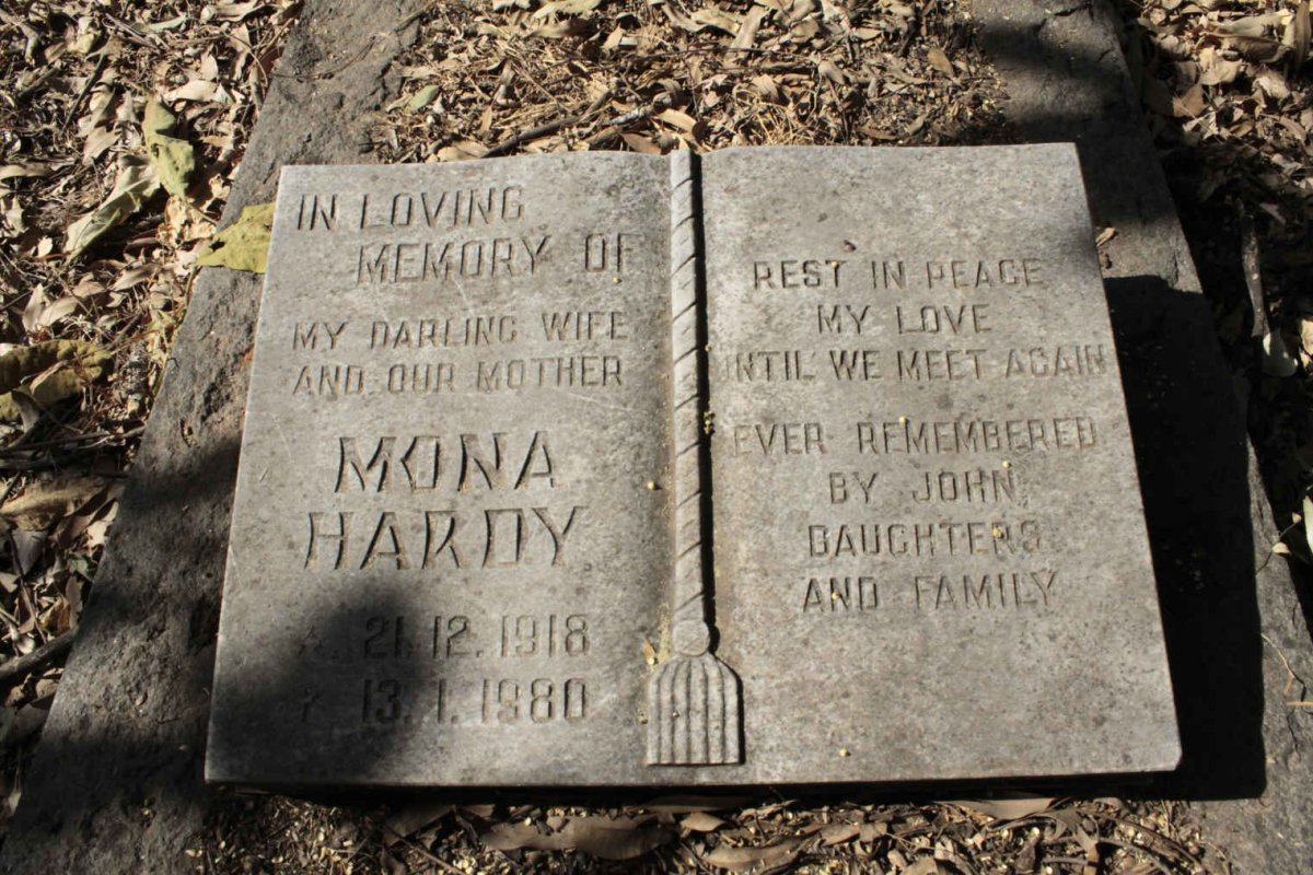 PLESSIS Johannes Jacobus, du -1941 & Johanna Jacoba -1972 :: HARDY John Wills 1912-1998 & Mona 1918-1980_4