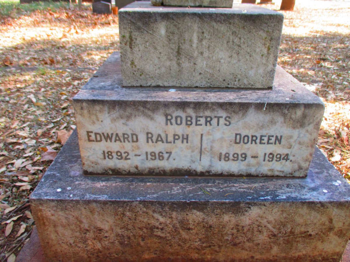 ROBERTS Edward Ralph 1892-1967 & Doreen 1899-1994