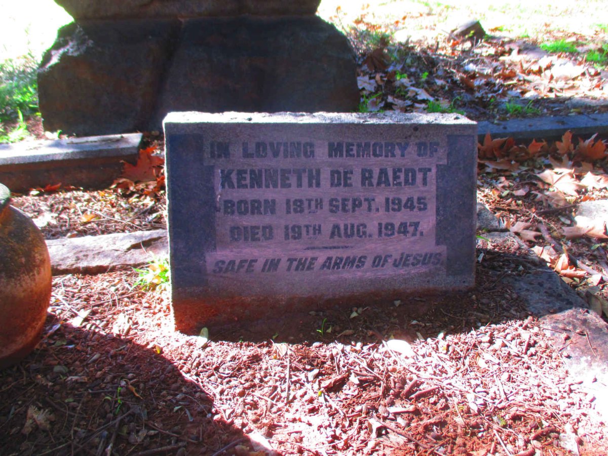 RAEDT Kenneth, de 1945-1947