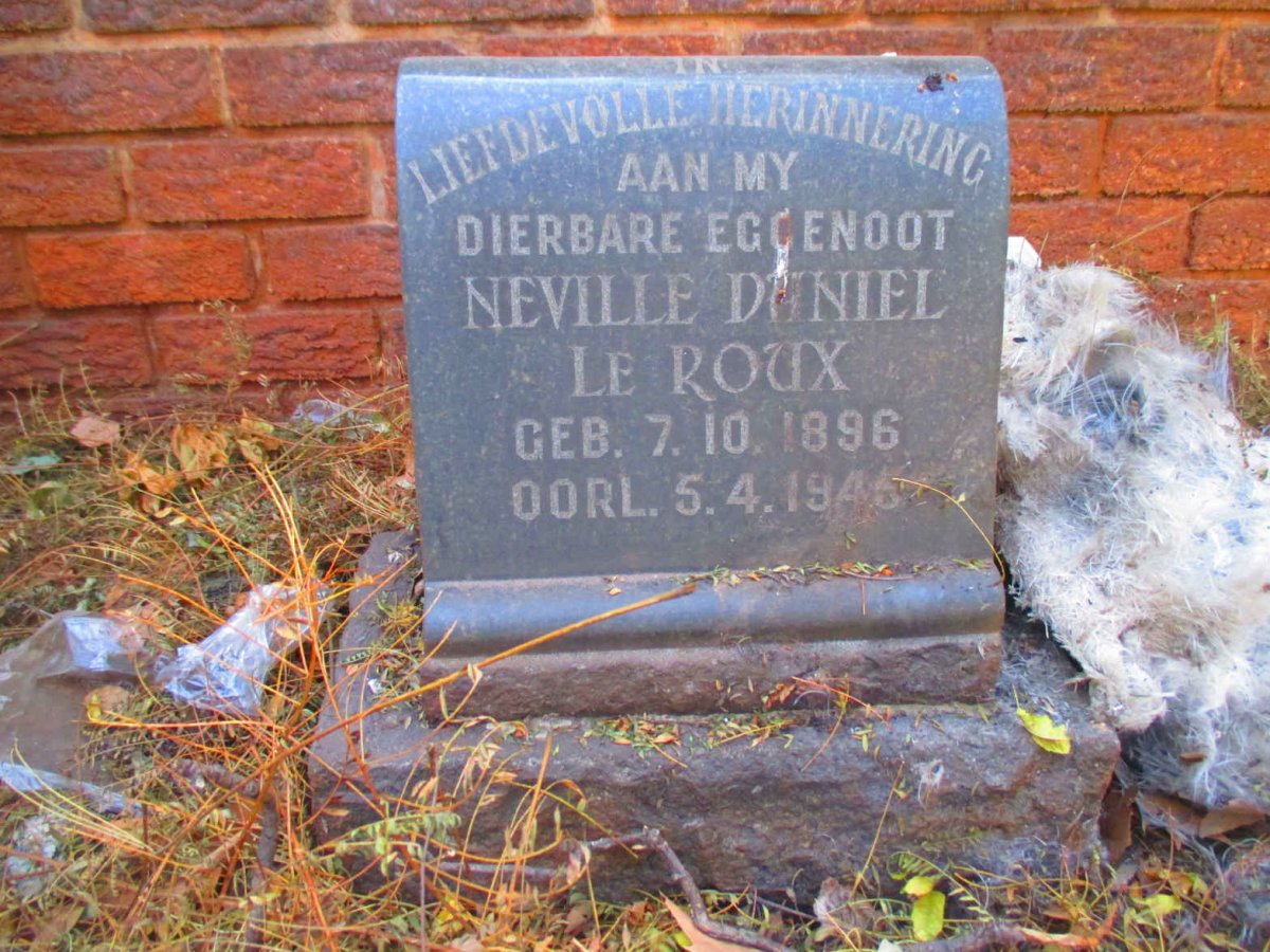 ROUX Neville Daniel, le 1896-1945