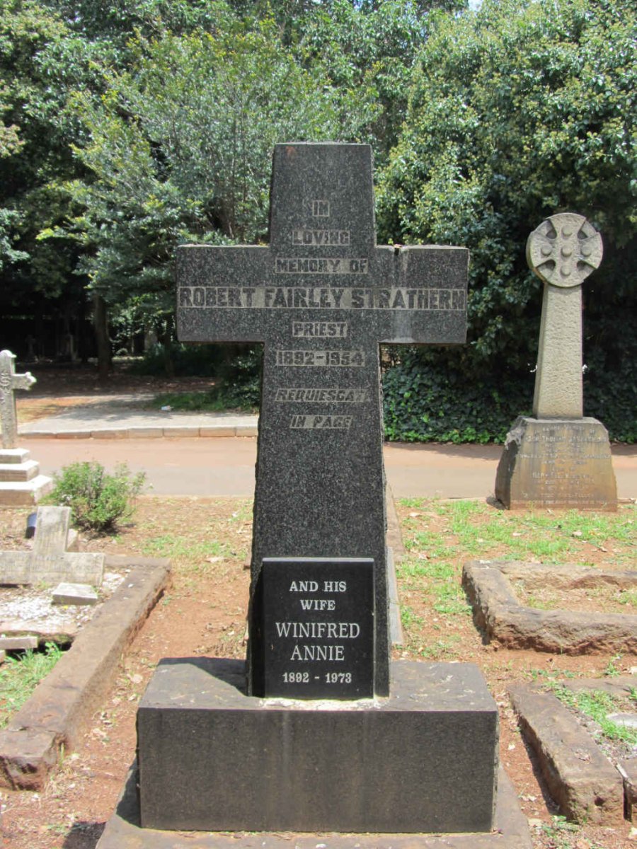 STRATHERN Robert Fairley 1892-1954 &amp; Winifred Annie 1892-1973