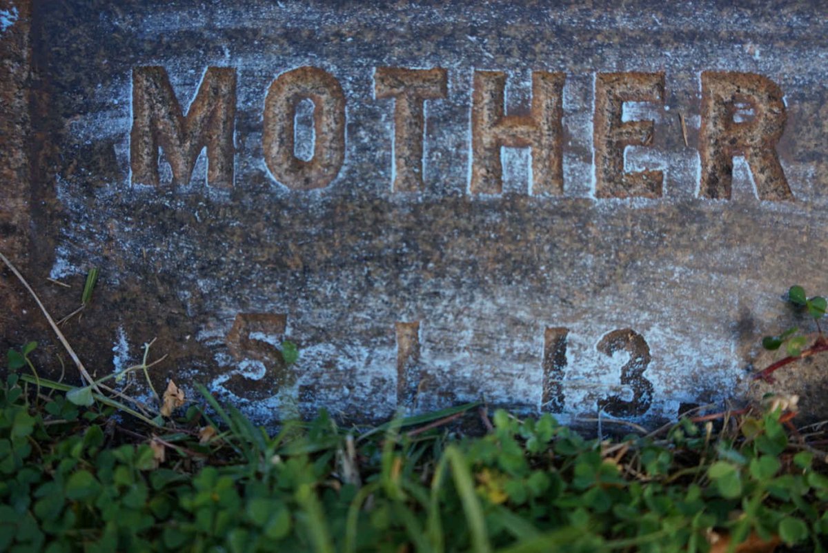 ? Dad :: ? Mother -1913 :: Walter -1907 :: ? Stella :: ? Lallie :: ? Scott 