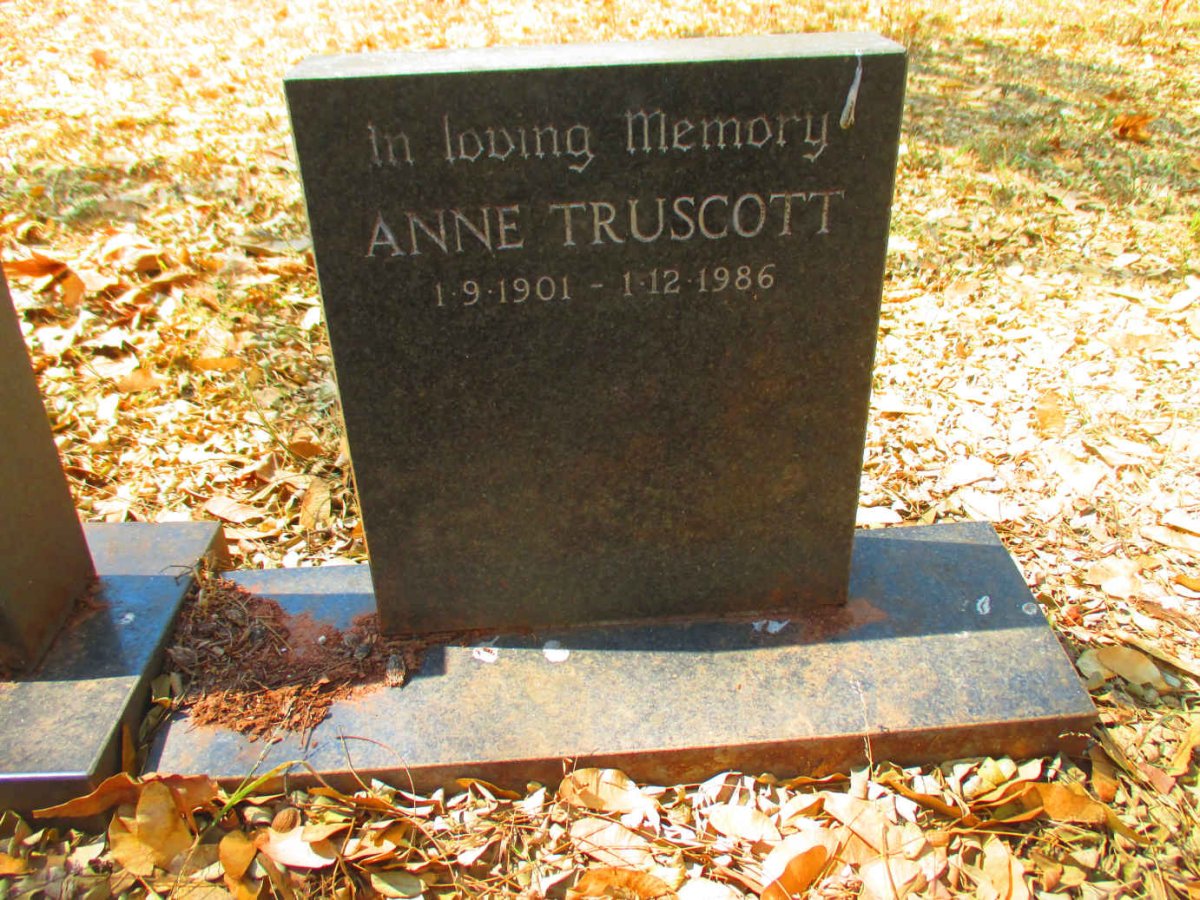 TRUSCOTT Anne 1901-1986
