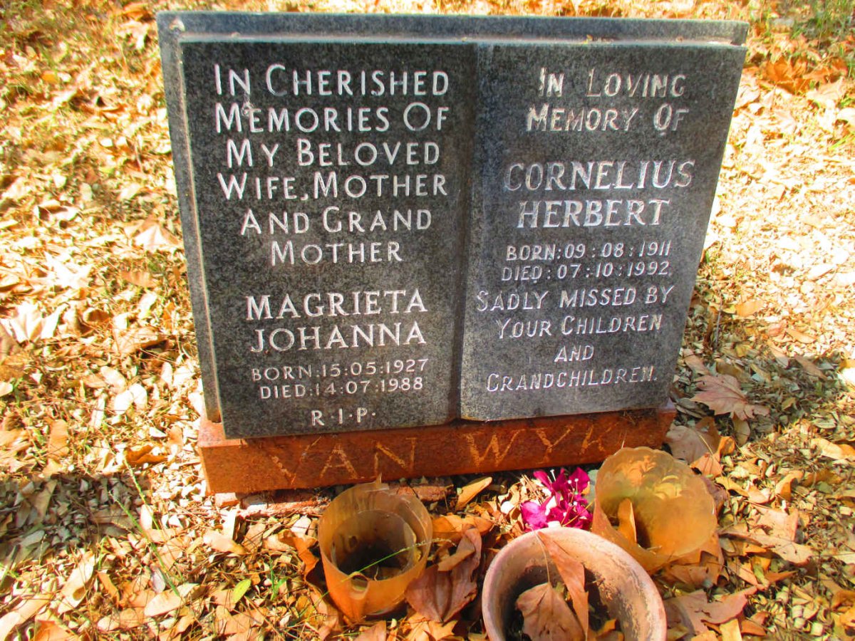 WYK Cornelius Herbert, van 1911-1992 & Magrieta Johanna 1927-1988