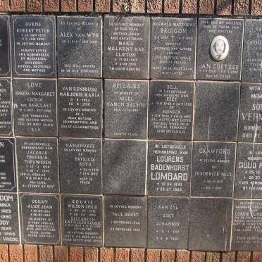 090 Memorial wall 