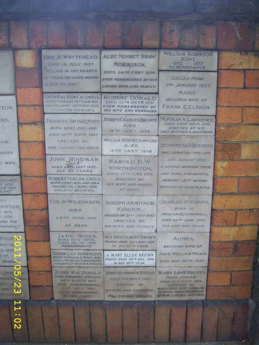 034 Memorial wall