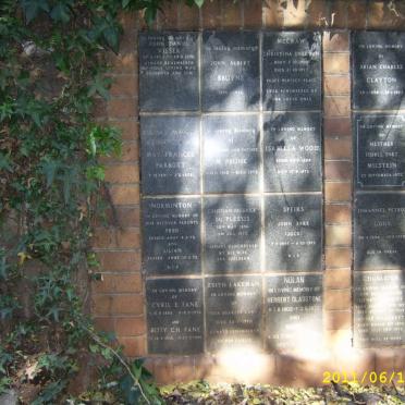 059 Memorial wall