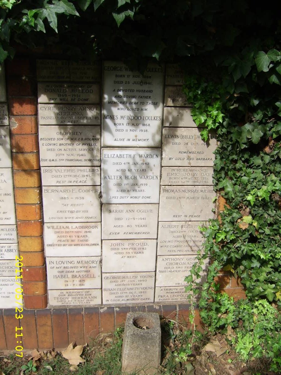 055 Memorial wall