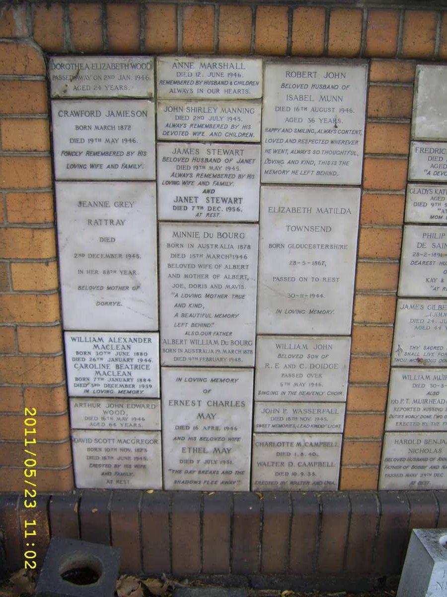 035 Memorial wall
